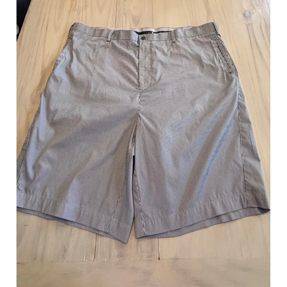 Callaway Mens Golf Shorts Blue White Striped Size 44 XXL Gripper Waistband